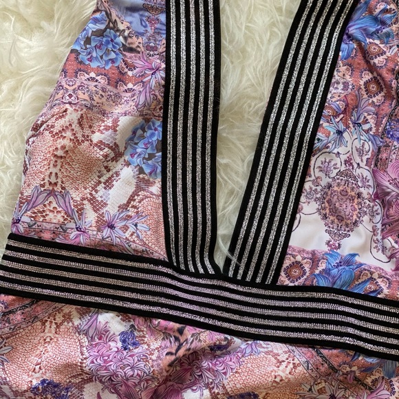 ASOS DESIGN metallic elastic trim swimsuit size 6 - Picture 7 of 8